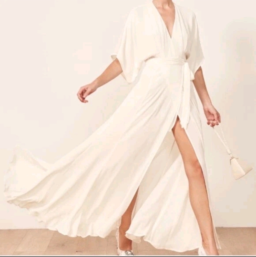 Elegant White Maxi Dress